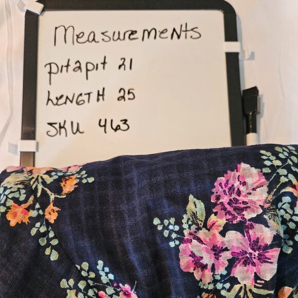 Lauren Conrad Floral Blouse Size Med Flowy Popover Navy - Picture 9 of 9